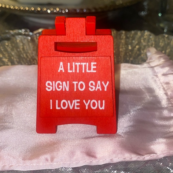 A little sign to say I love you! - Picture 3 of 6